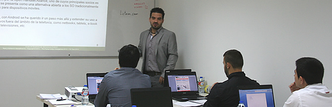 Aprende a desarrollar aplicaciones para móviles Android con la ayuda de expertos profesionales. Curso práctico de Aplicaciones Android.