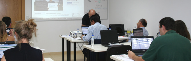 Aprende a promocionar tu web en las Redes de Google con Google Ads. Curso práctico de Google Ads en 8 horas, impartidos por profesionales.